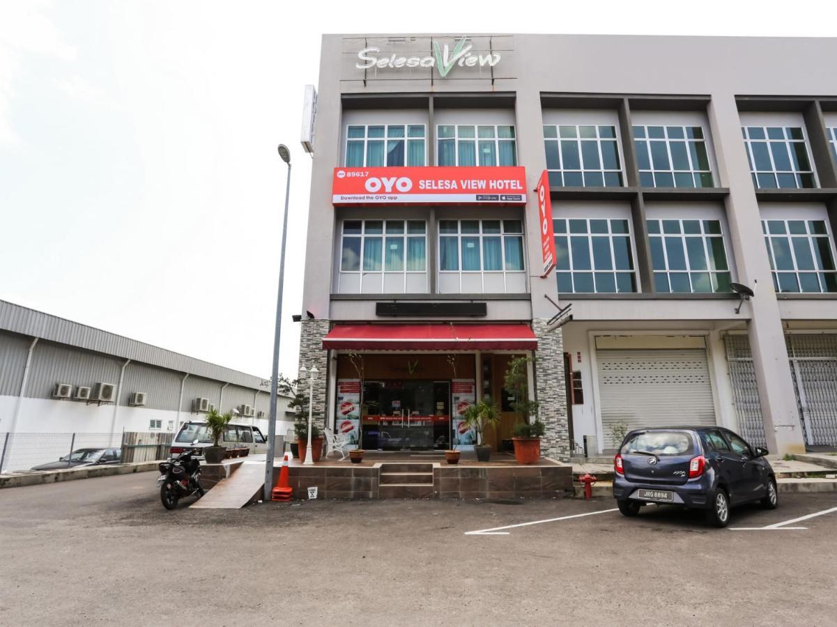 Oyo 89617 Selesa View Hotell Bukit Gambir Eksteriør bilde
